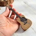 thumbnail image 3 of Estuche para púas de guitarra, caja de madera para púas de guitarra acústica, soporte para púas con 3 púas, estante para púas de guitarra para guitarristas y amantes de la guitarra., 3 of 4
