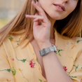 thumbnail image 4 of Correa Con Grabado Floral Compatible Con Apple Watch Band De 38 Mm, 40 Mm, 41 Mm, 42 Mm, 44 Mm, 45 Mm, 46 Mm, 49 Mm, Correa De Silicona Brillante Con Diseño De Flores Silvestres Para Iwatch Band Serie, 4 of 5