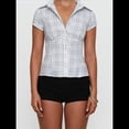 thumbnail image 4 of Camisa Informal de Corta con Botones y Cuello en V para Mujer, Estilo Y2K, con Cuadros y Abertura Frontal. Azul M, 4 of 9