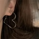 thumbnail image 3 of Pisexur Batería de cocina Pendientes de amor con diseño de sentido de alta gama, con atmósfera exagerada, para mujer, viento frío. para la cocina del hogar, 3 of 7