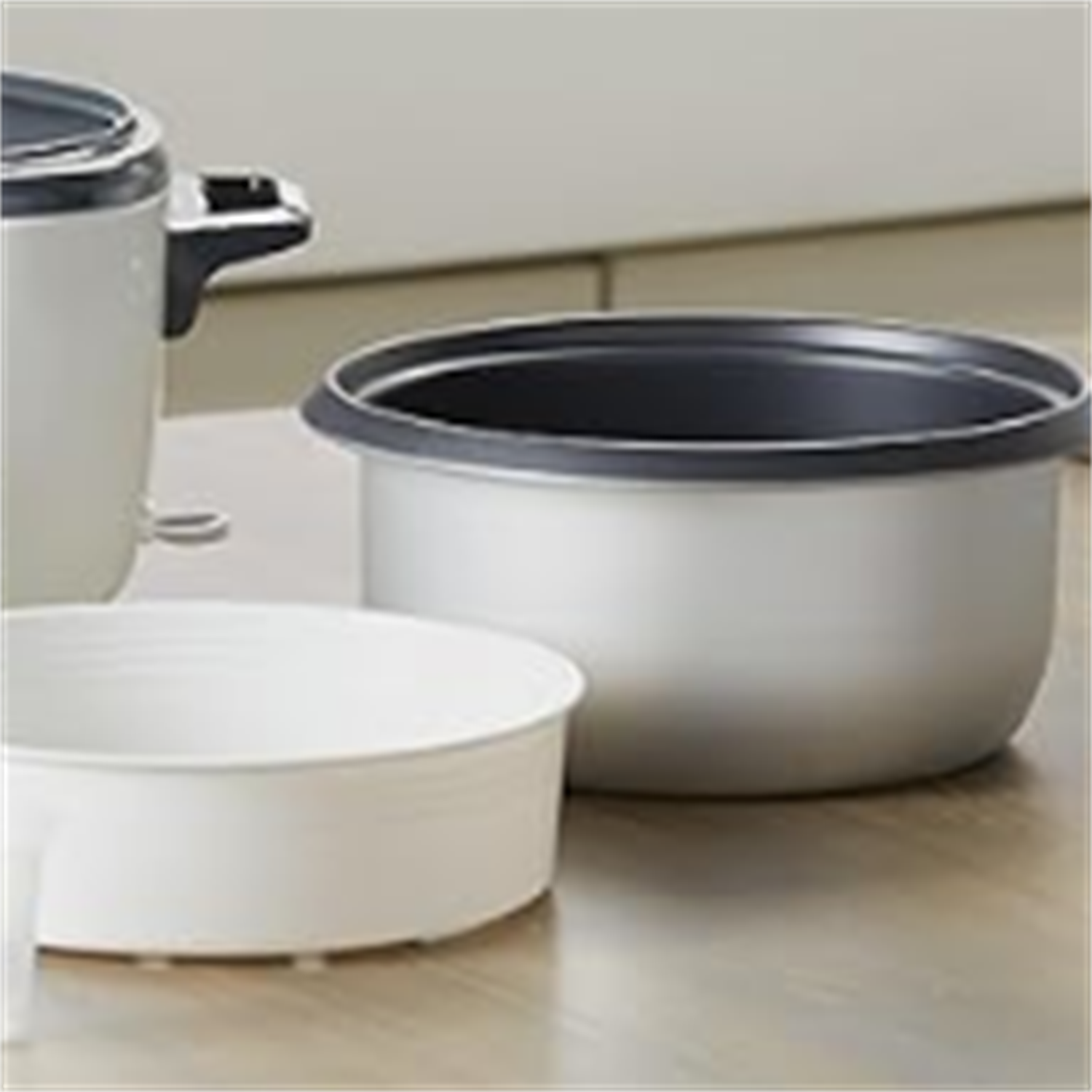 16-Cup Rice Cooker, 8-Cup Uncooked Rice, Steaming Basket, Removable Non-Stick Bowl, One Touch, Keep Warm