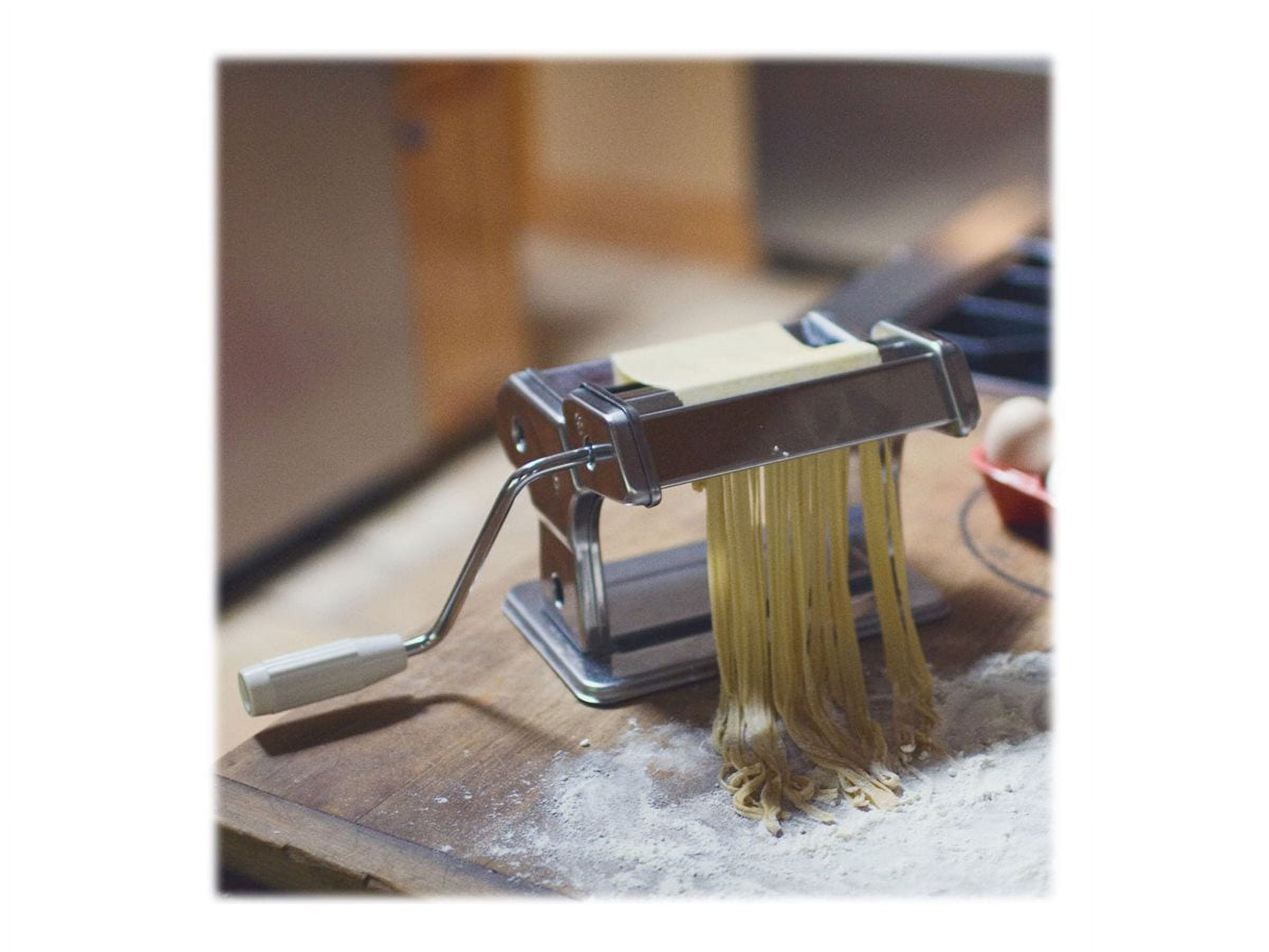 Weston top pasta maker