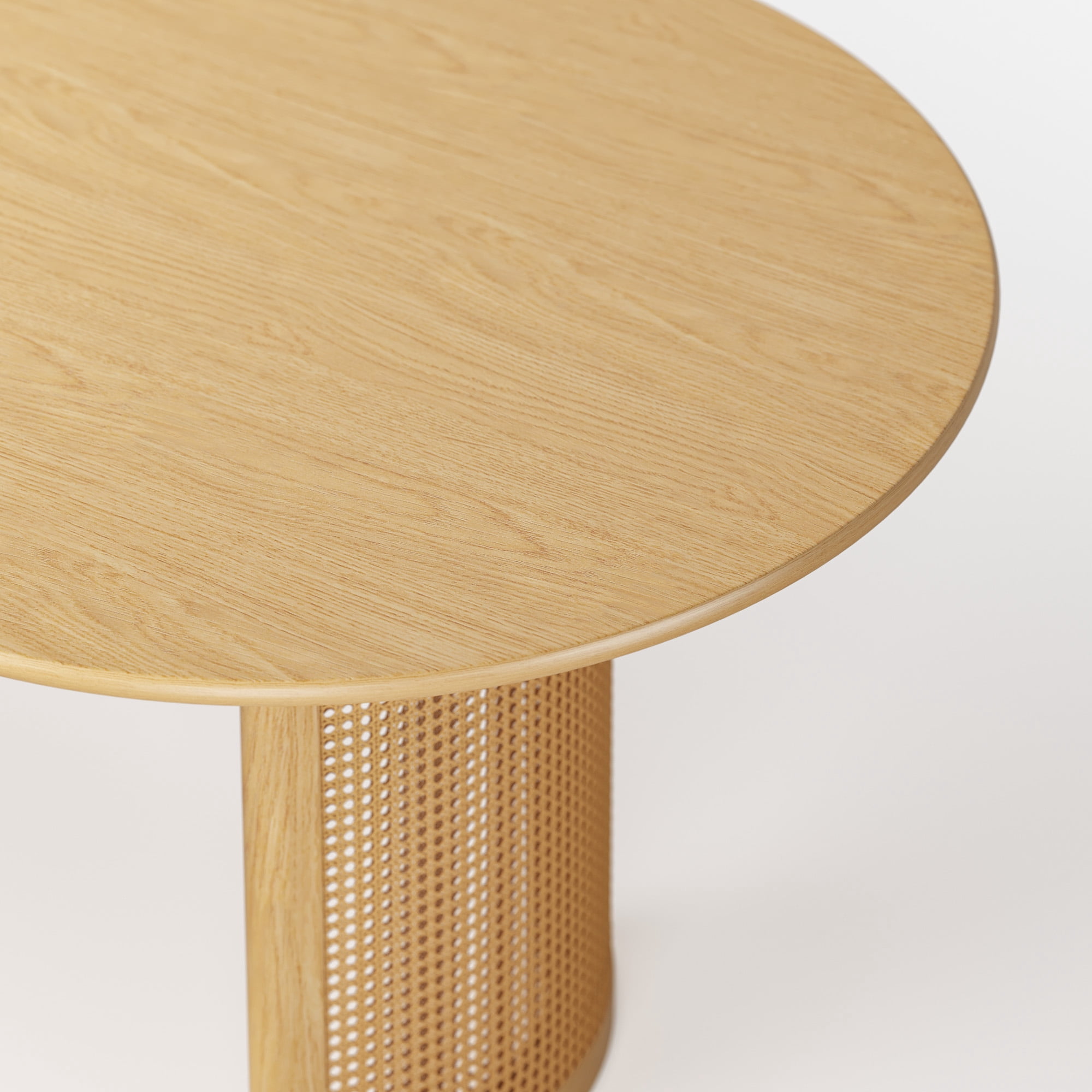 MAYEERTY 67x33.5x30 Modern Oval Dining Table for Kitchen Homey Family Dinners, Natural Wood ​