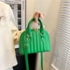 thumbnail image 4 of El bolso de hombro portátil con rombos de color sólido es adecuado para viajes diarios y para fiestas., 4 of 5