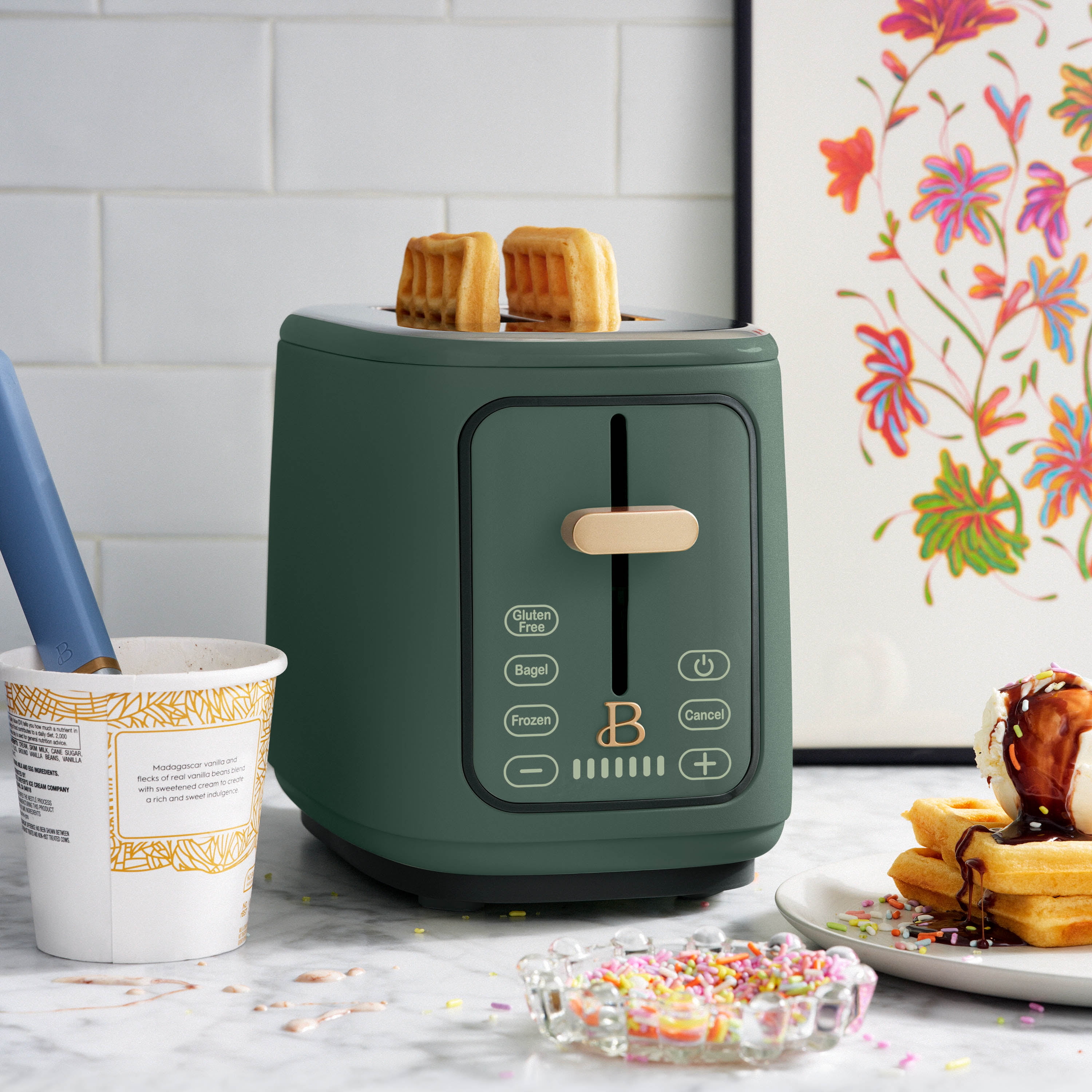 Beautiful Slice Toaster with Touch-Activated Display, Thyme