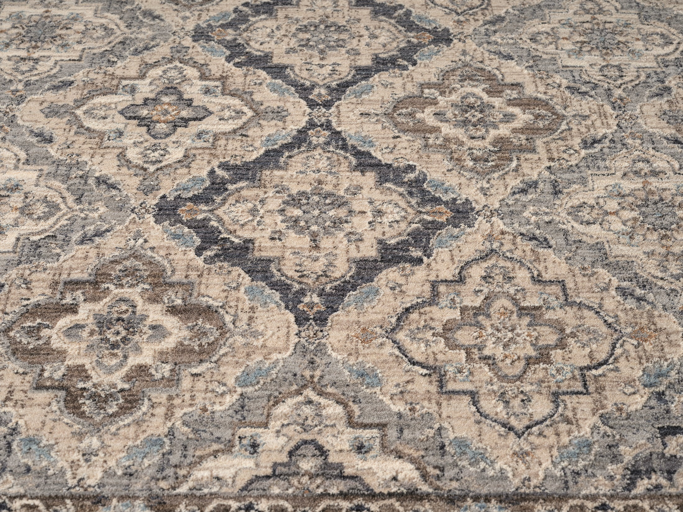 United Weavers Utopia Easton Oriental Border Round Rug, Blue, 7'11" x 7'11"