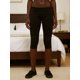 thumbnail image 5 of Pantalones capri de mujer de tiro bajo con cintura plegable, color liso, corte ajustado y estilo cropped., 5 of 9