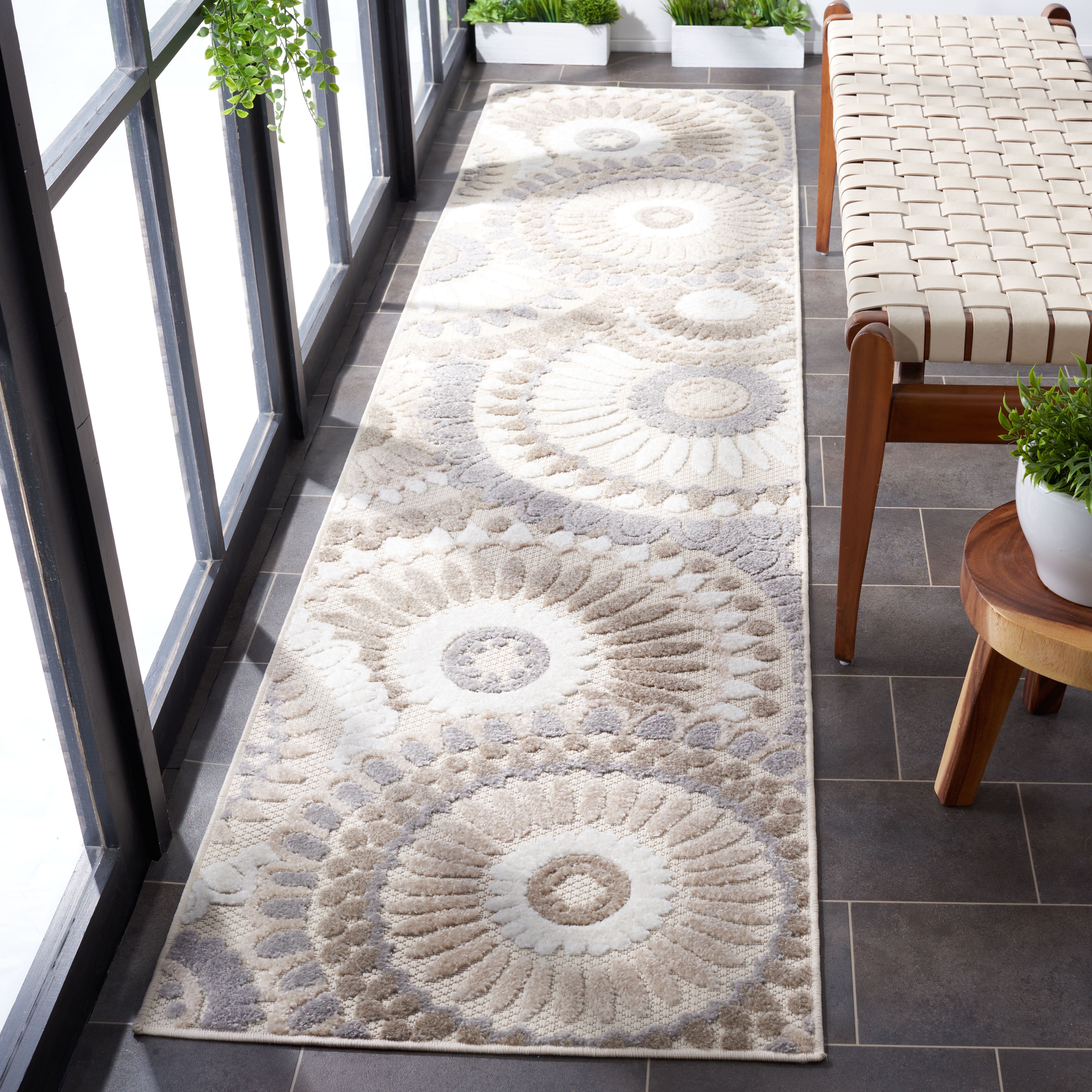 SAFAVIEH Cabana Brynn Floral Indoor/Outdoor Runner Rug, Grey/Ivory, 2'2" x 11'