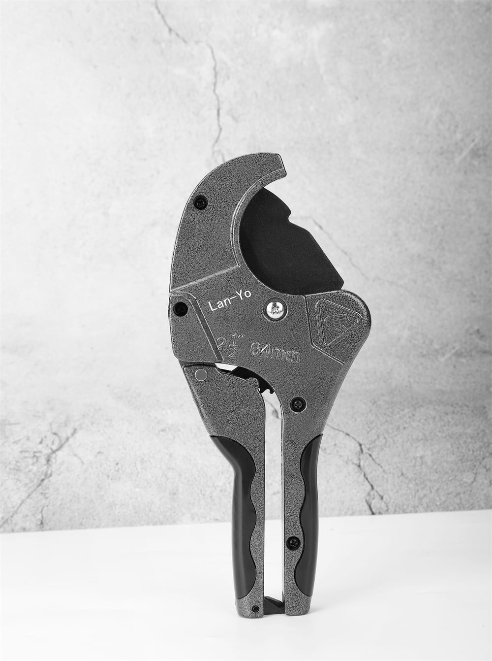 Pacmann Ratcheting PVC Pipe Cutter – Heavy-Duty, Up To 2-1/2″ OD, For PEX, PVC, PPR, With Quick-Change Blade & Deburring Tool