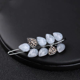 thumbnail image 5 of Elegante horquilla retro de tamaño pequeño con forma de hoja y flor para adultos, versátil, con flequillo, clip lateral, clip superior, hebilla de rana, tocado para mujer, 5 of 6