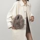 thumbnail image 3 of Bolso Mano Difuso para Mujer Felpa Al Aire Libre Gran Capacidad, 3 of 9