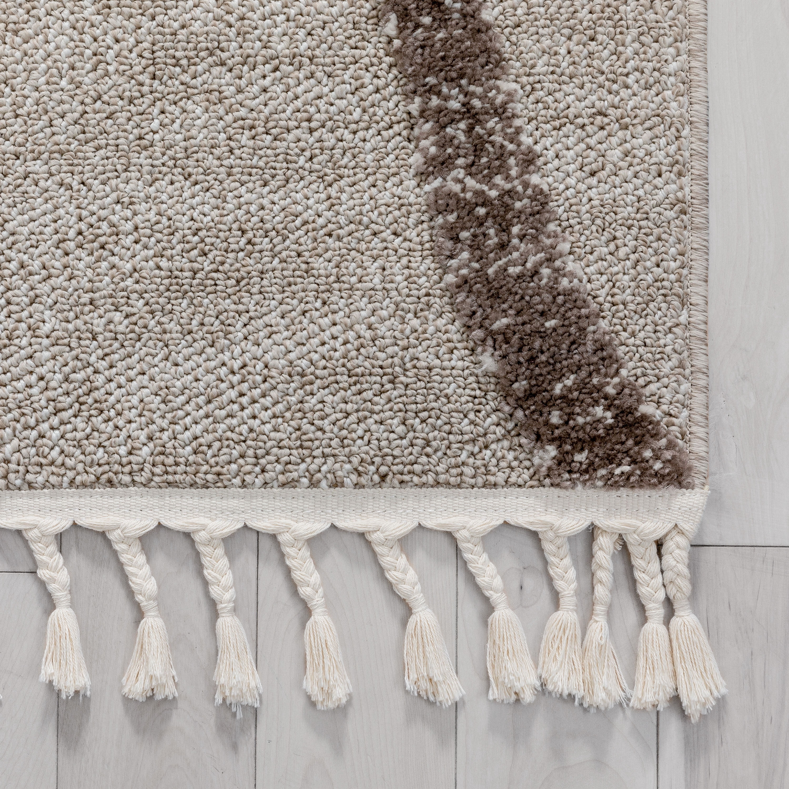 Well Woven Salem Lydia Contemporary Coastal Geometric Ivory High-Low Textured 5'3" x 7'3" Area Rug
