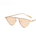 thumbnail image 5 of Gafas de sol de triángulo de metal Gafas de sol anti-UV de cara pequeña para mujer Gafas de sol Didi Bouncing Gafas de sol de calle, 5 of 5