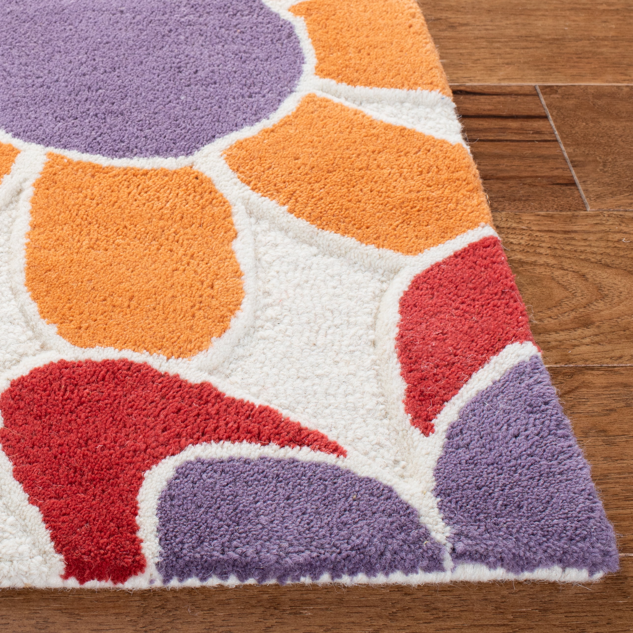 SAFAVIEH Kids Floral Flower Bursts Area Rug, Ivory/Gold, 5' x 5' Square