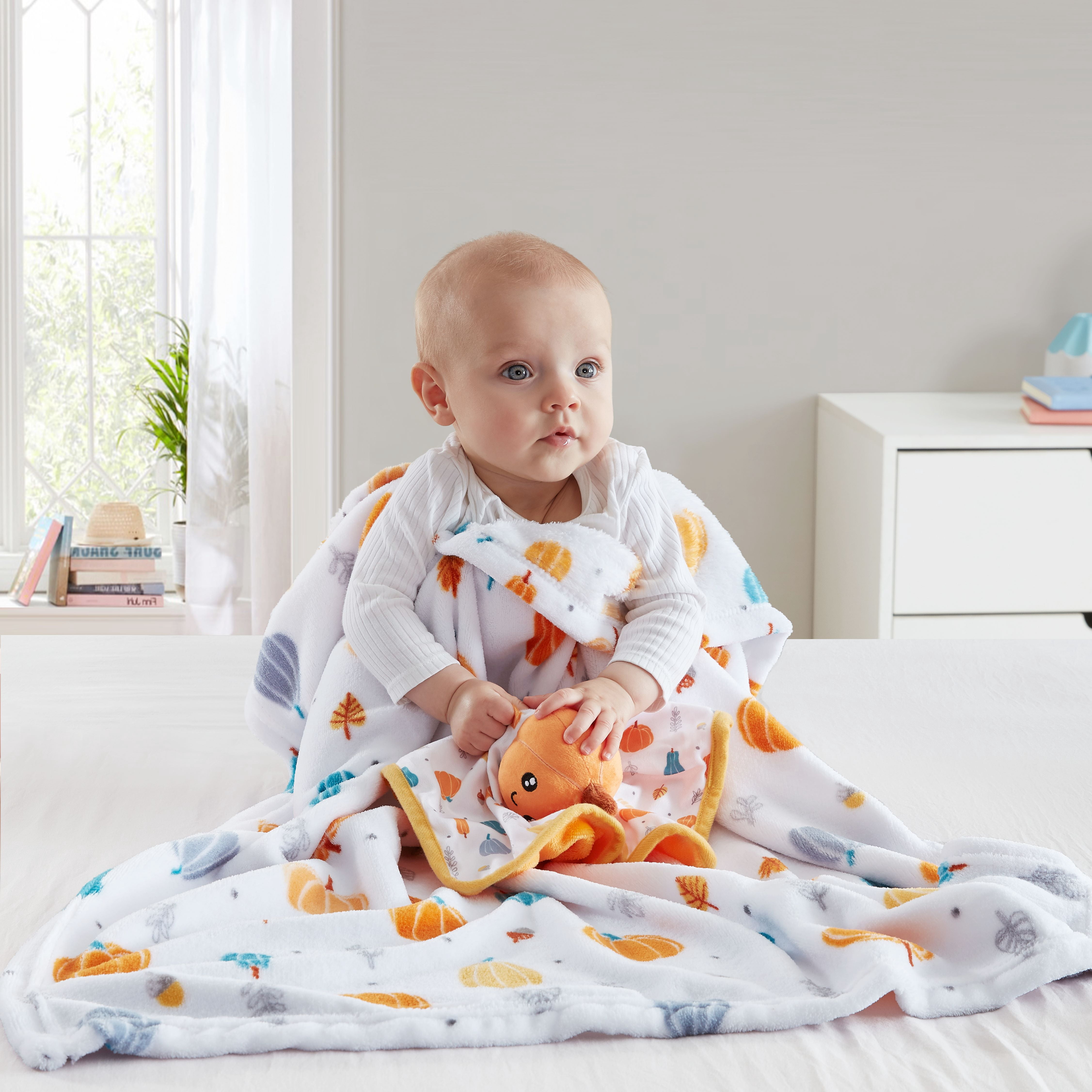 Parent's Choice 30" x 36" Pumpkin Baby Blanket, White