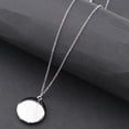 thumbnail image 3 of Collar con colgante de medallón de foto con forma redonda Plata, 3 of 9