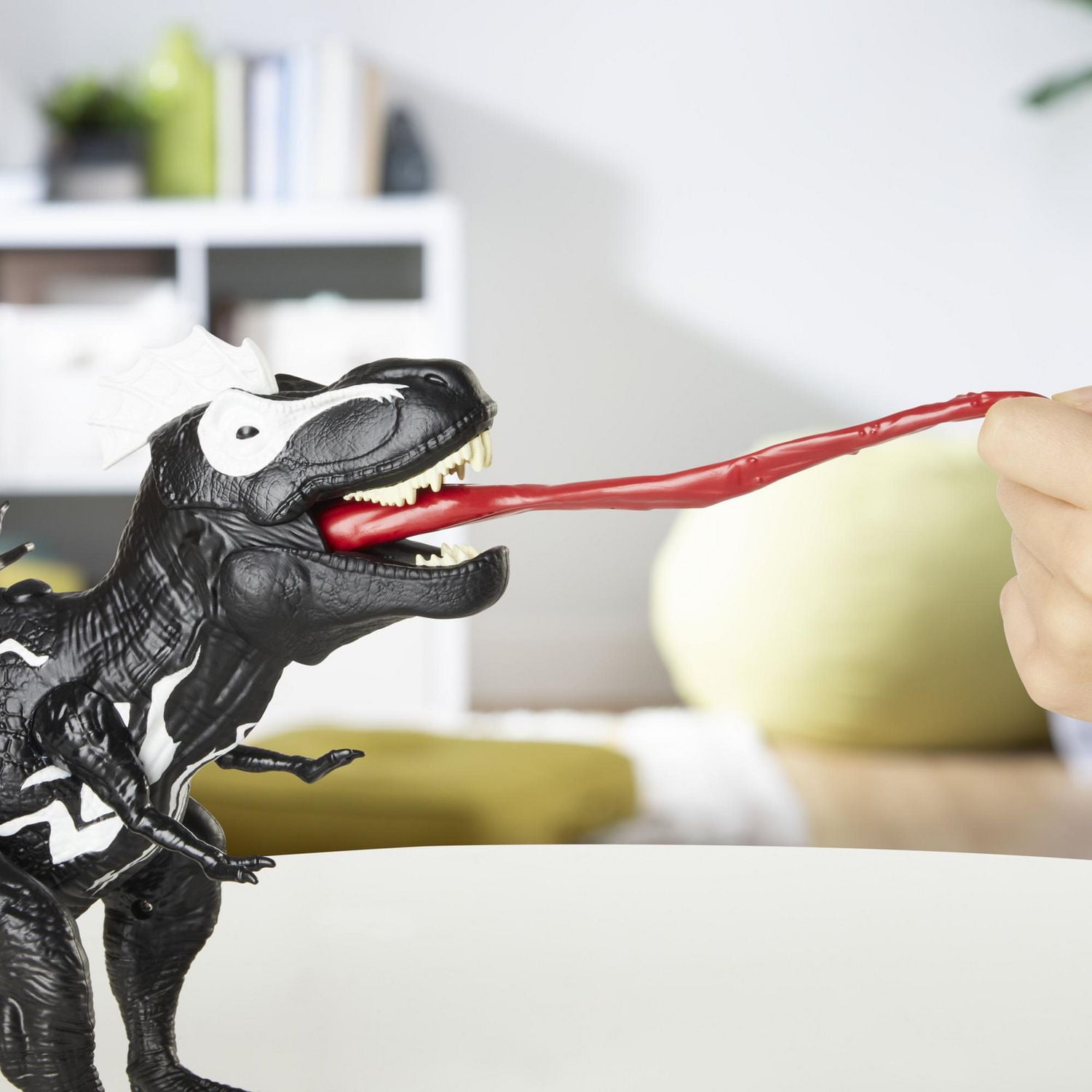 Marvel Spider-Man Epic World of Action VenomVersus, figurine Venomsaurus Rex de 40,5 cm SPD VENOM VERSE VENOMSAURUS REX