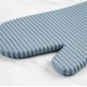 thumbnail image 4 of Juego de 2 guantes de cocina KitchenAid de silicona suave acanalada, color azul, 4 of 6
