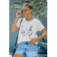 thumbnail image 4 of ABPHQTO Camiseta gráfica de manga corta con estampado de cuadros escoceses FALL Vibes de mujer blanca, 4 of 5