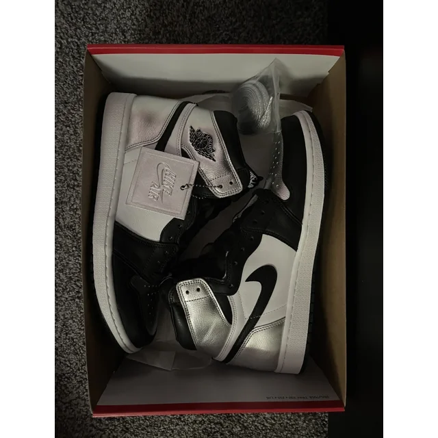 A i r-Jor-dan 1 “silver toe” Womens size 10.5/Mens size 9