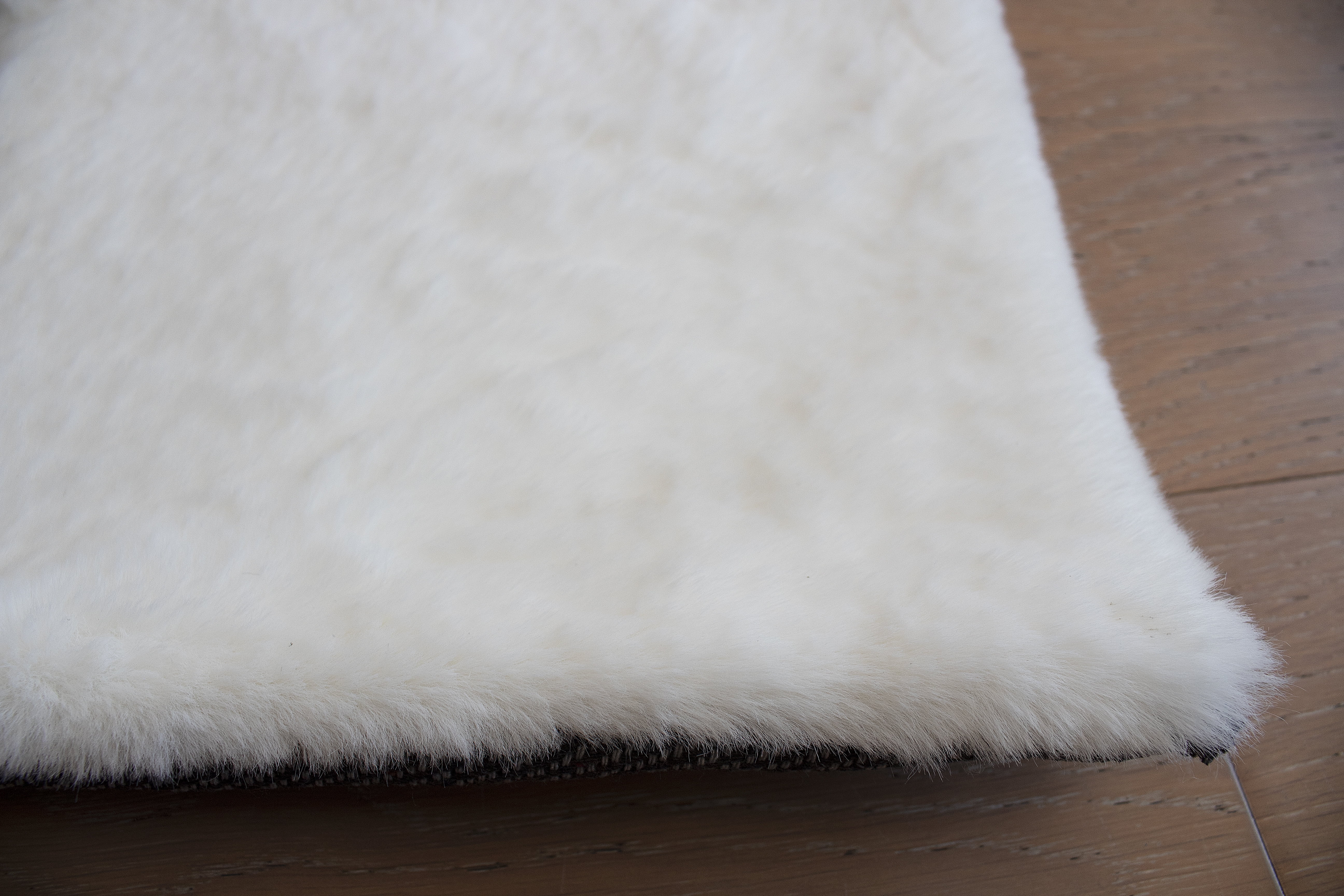 White Color 5x7 Feet Faux Rabbit Skin Rabbit Hide Rabbit Fur Furry