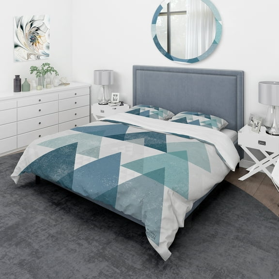 Designart 'minimal Triangles IV Blue' Geometric Duvet Cover Set