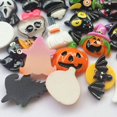 thumbnail image 3 of 50 unidades de adornos de resina con tapa plana de Chenkou Craft para Halloween, 3 of 6