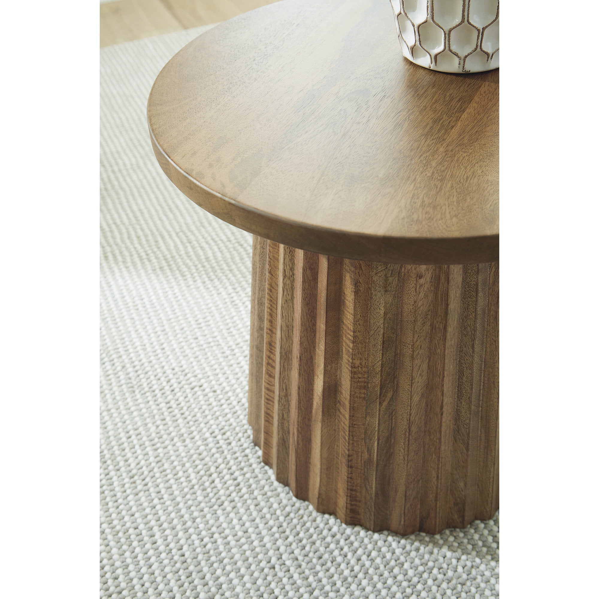 Signature Design by Ashley Ceilby Round Accent Table, Natural Brown