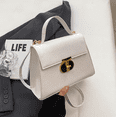 thumbnail image 2 of Bolso Bandolera De Un Hombro Con Cadena De Metal Para Mujer Blanco, 2 of 3