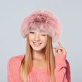 thumbnail image 4 of OHOIOLLA Gorro Peludo Rosa Estilo Mongol Con Protección De Orejas Para Frío, 4 of 6