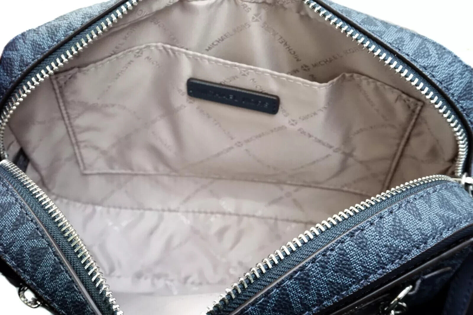 Michael Kors Jet Set Large Ombré Signature Crossbody photo 5