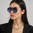 thumbnail image 2 of Gafas De Sol De Moda Gafas De Sol Modernas Para Exteriores Gafas De Sol Elegantes Para Senderismo Correr Y Todas Las Actividades Al Aire Libre: Gafas Versátiles Para Todos Gafas De Sol Diseño De, 2 of 5