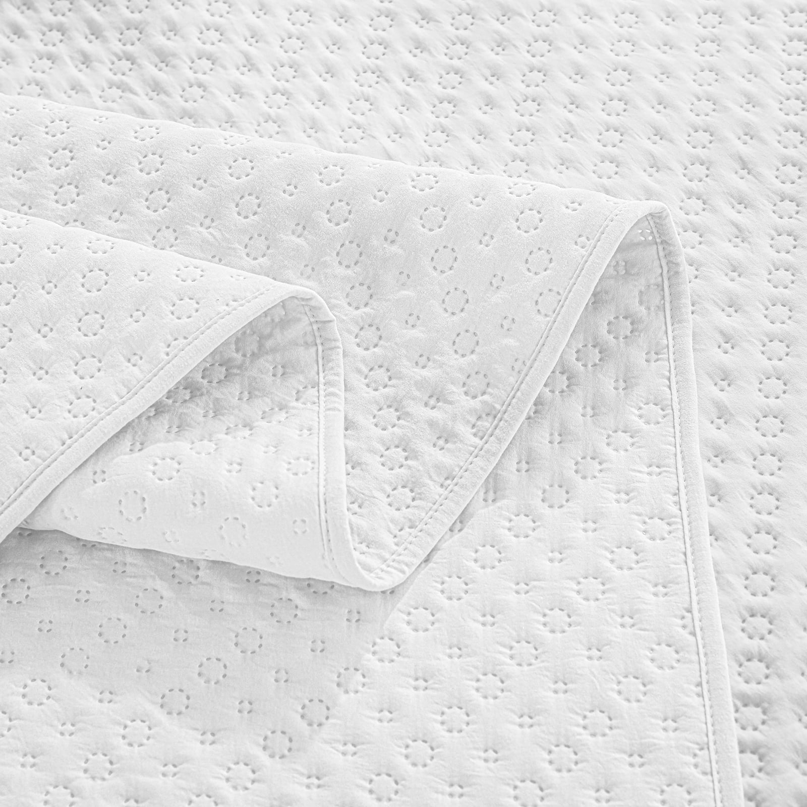 King Size Quilt Set, GREAGLE 3-Piece 120gsm Soft Warm Light Weight Ultrasonic Bedspread Reversible Comforter Velvet Bedding Set, White