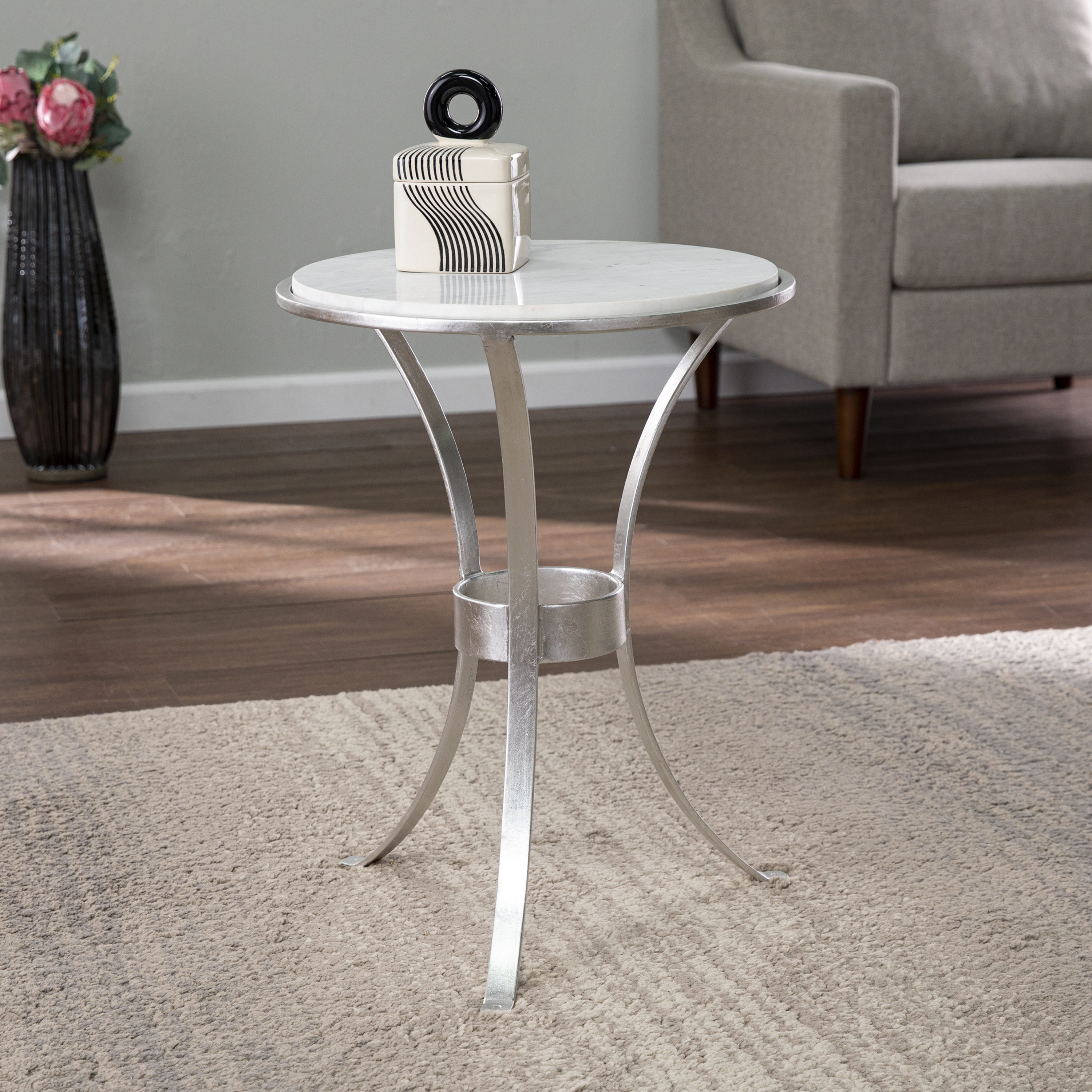 Southern Enterprises Fortorel Round Metal Accent Table, White/Silver