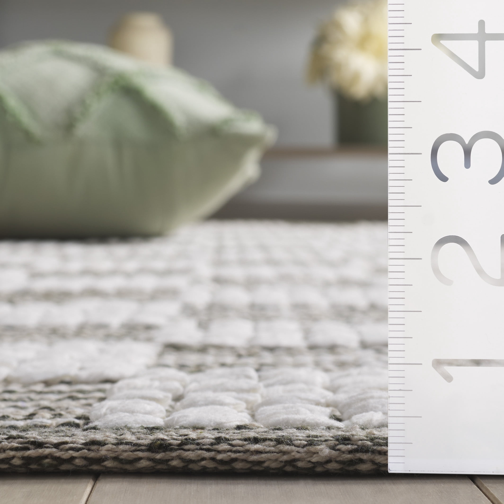 SAFAVIEH Montauk Taryn Checkered Cotton Runner Rug, Green/Ivory, 2'3" x 8'