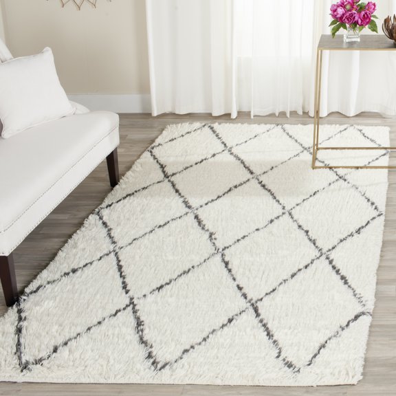 Safavieh Kenya Devereux Geometric Area Rug, Ivory/Gray, 5' x 8'