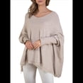 thumbnail image 2 of Suéter Tipo Poncho de Punto Extragrande, Informal, con Cuello en V, Mangas Murciélago y Dobladillo con Flecos para Mujer. Albaricoque S/M, 2 of 10