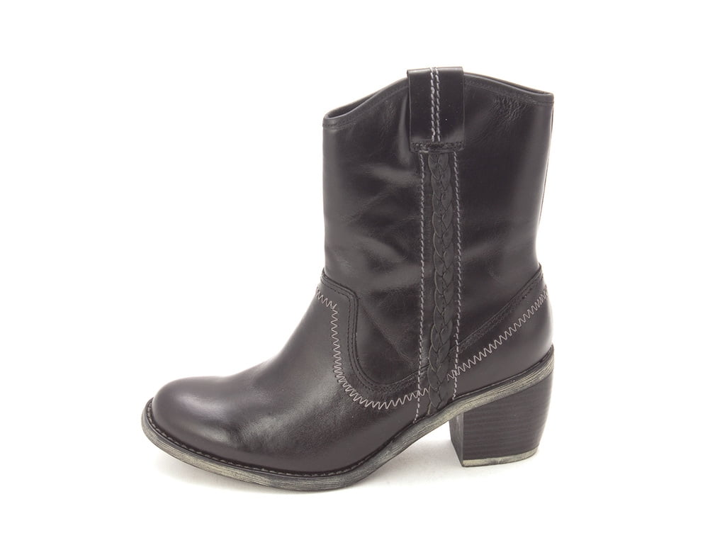 ankle height cowboy boots