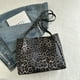 thumbnail image 1 of Bolso de mano de gran capacidad con estampado de leopardo retro europeo y americano, nuevo modelo 2025, bolso de mano sencillo y moderno para ir al trabajo, bolso de hombro de moda, 1 of 5