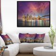thumbnail image 5 of Design Art New York City Manhattan En Rouge  Sur Toile Encadrée, 5 of 5