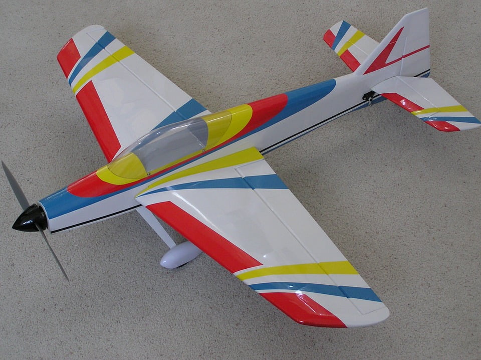 toy airplanes that can fly