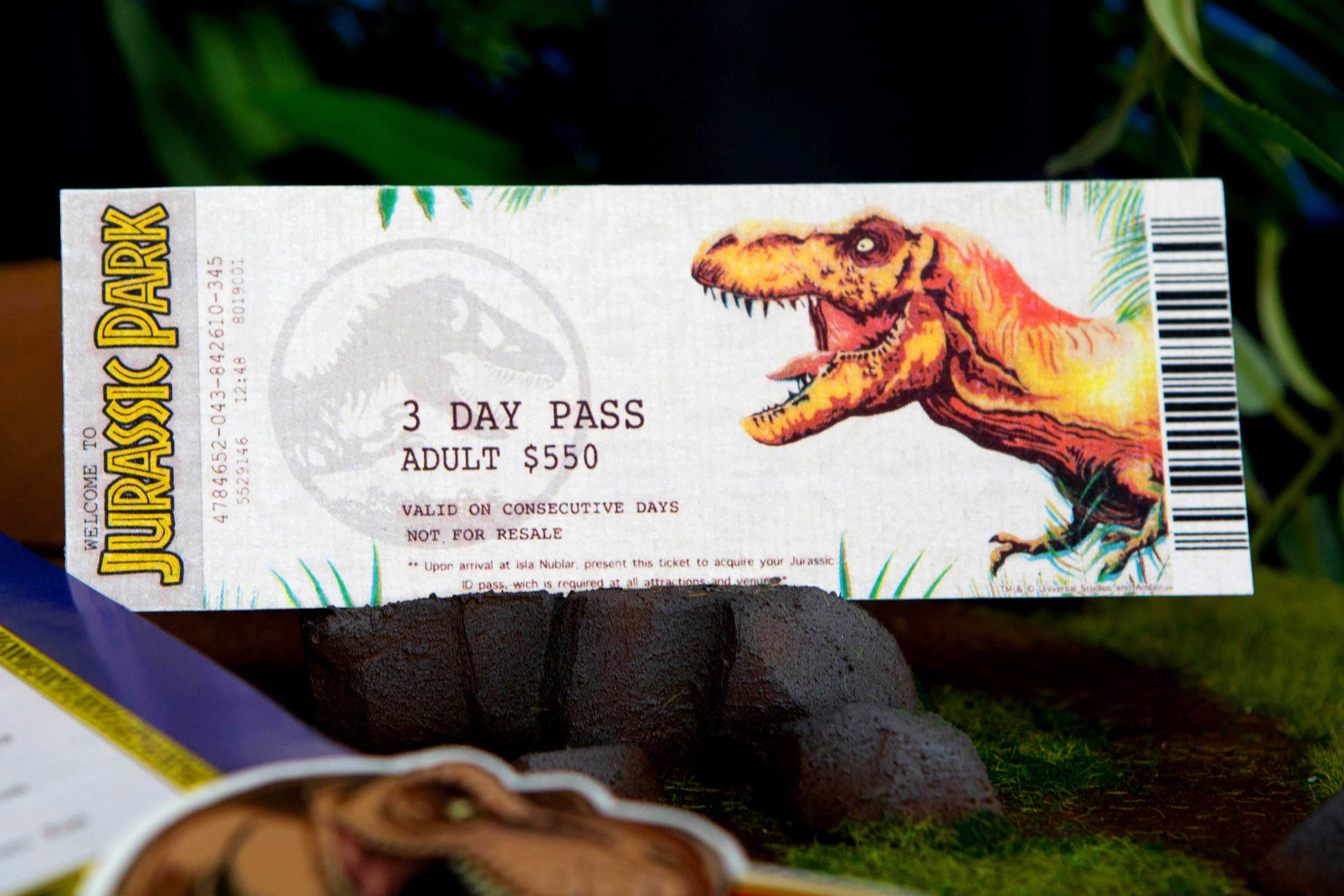 Doctor Colllector Jurassic Park Welcome Kit - Memories & Collector Kit for Ages 14+