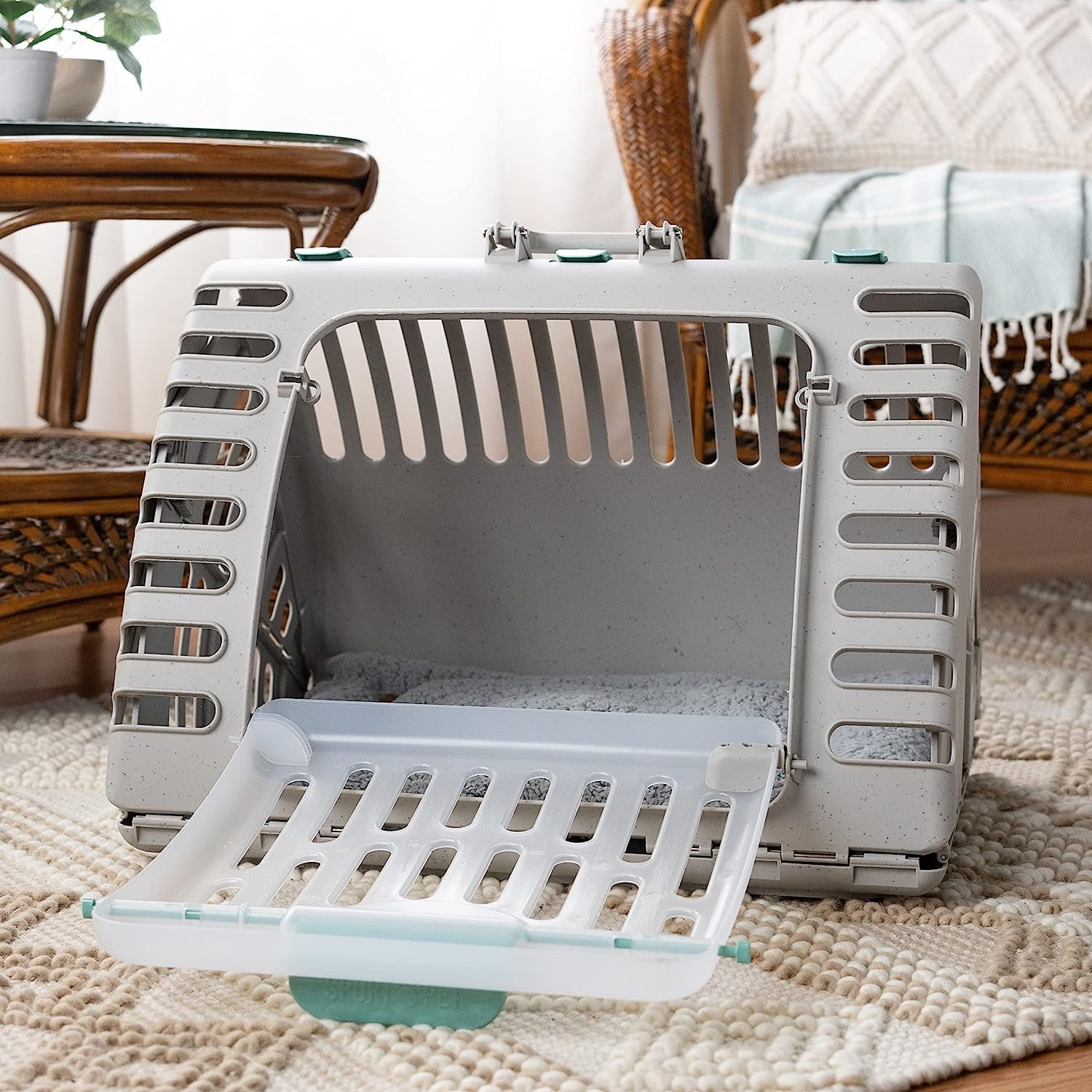 SportPet Extra Large Durable Plastic Collapsible Cat Carrier with Water-Resistant Cat Bed