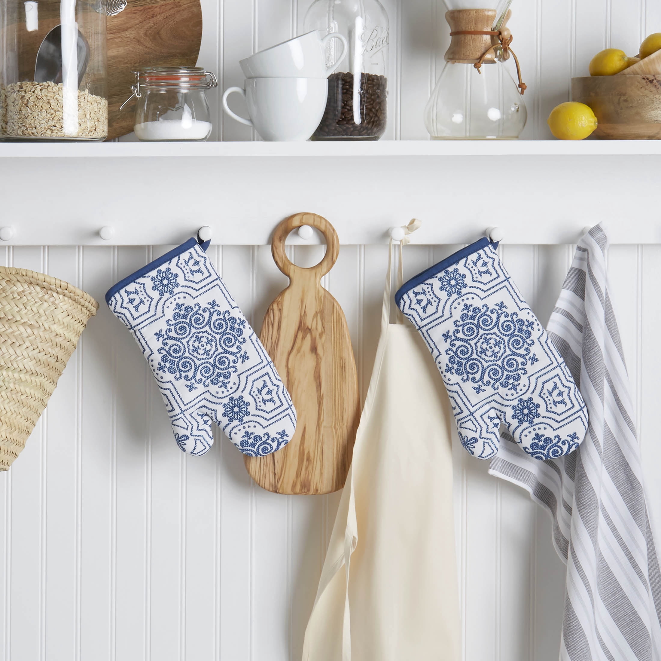 Martha Stewart Strie Medallion Oven Mitt 2-Pack Set, Navy Blue, 7"x13"