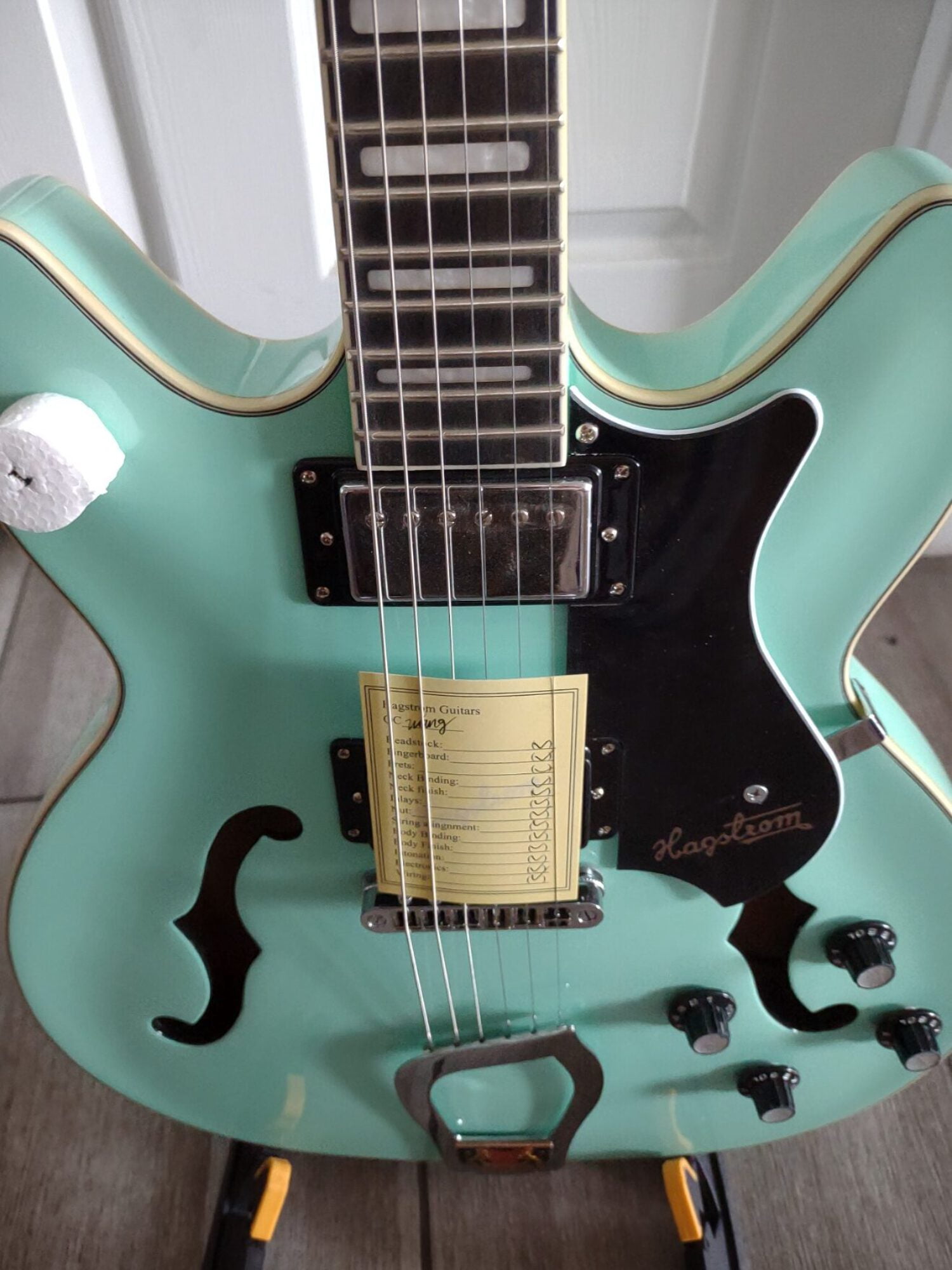Hagstrom Viking Limited-Edition Semi-Hollow Electric Guitar Aged Sky Blue
