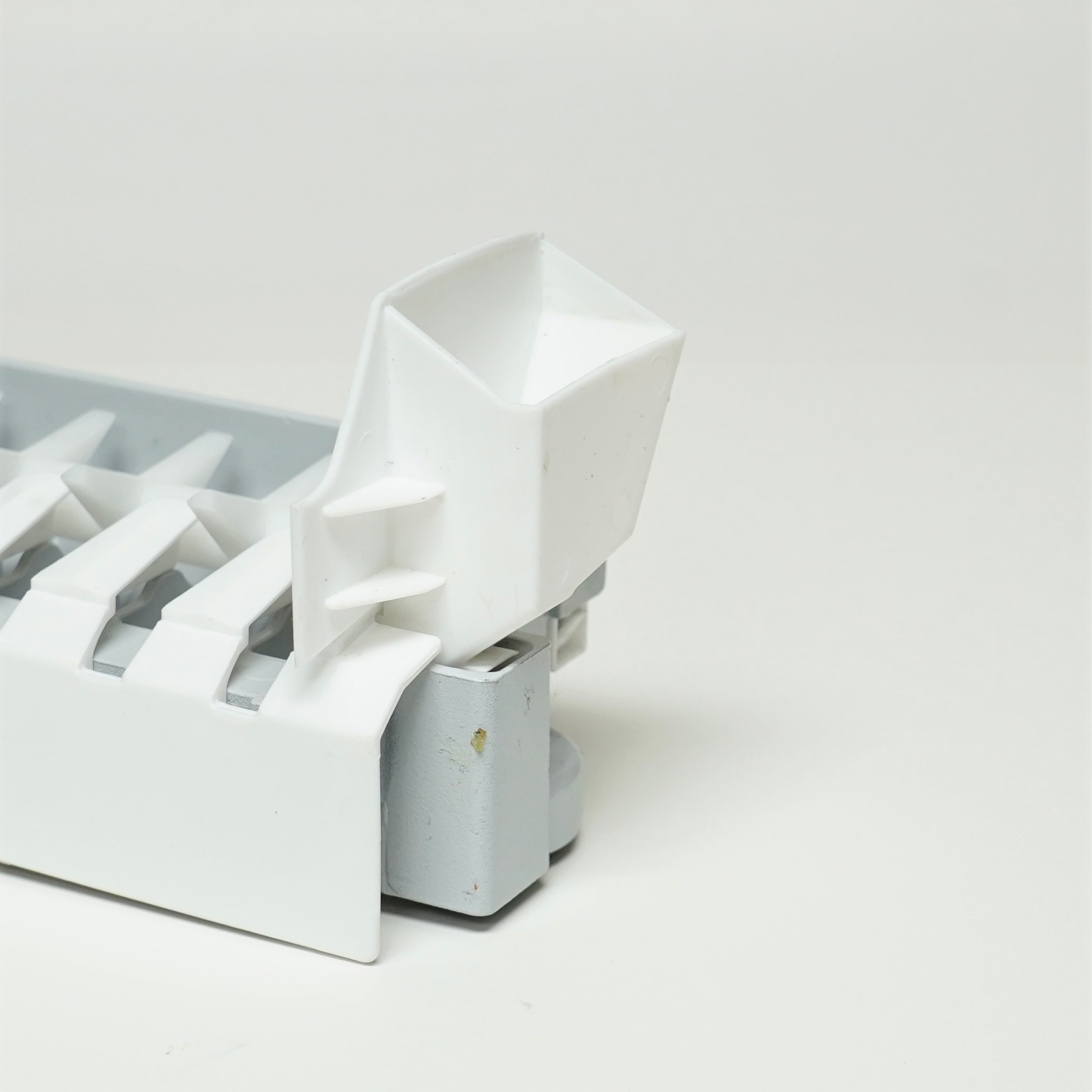 Choice Parts W10122559 for Whirlpool Refrigerator Ice Maker Assembly