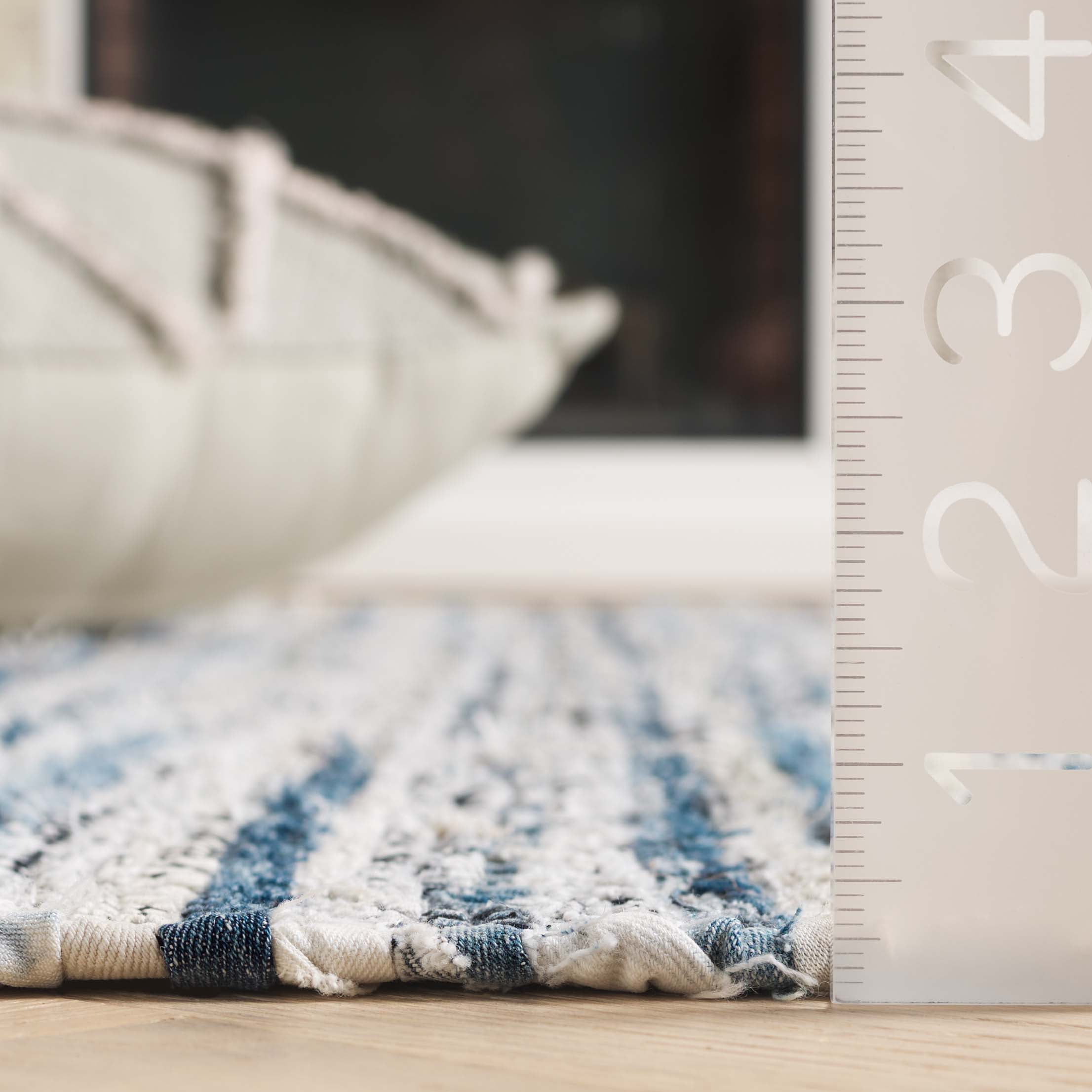 SAFAVIEH Rag Rug LACEWORK Distressed Area Rug, Light Blue/Black, 6' x 6' Round