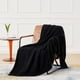 thumbnail image 2 of Manta tejida Blanket CYMULA, suave, de felpa negra, 127 x 152 cm, 2 of 6