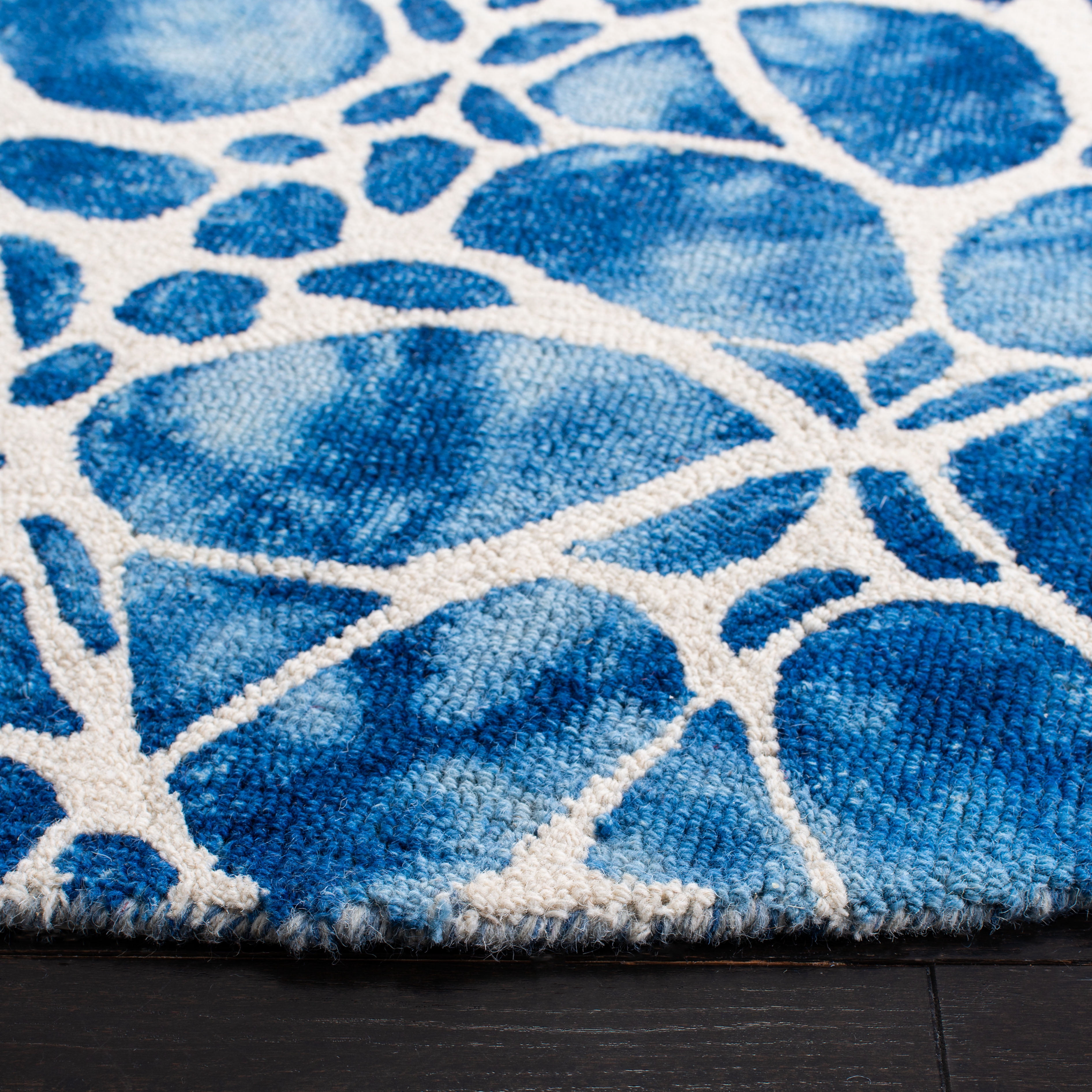 Safavieh Dip Dye Eleanora Distressed Wool Area Rug, Ivory/Blue, 7' x 7' Round
