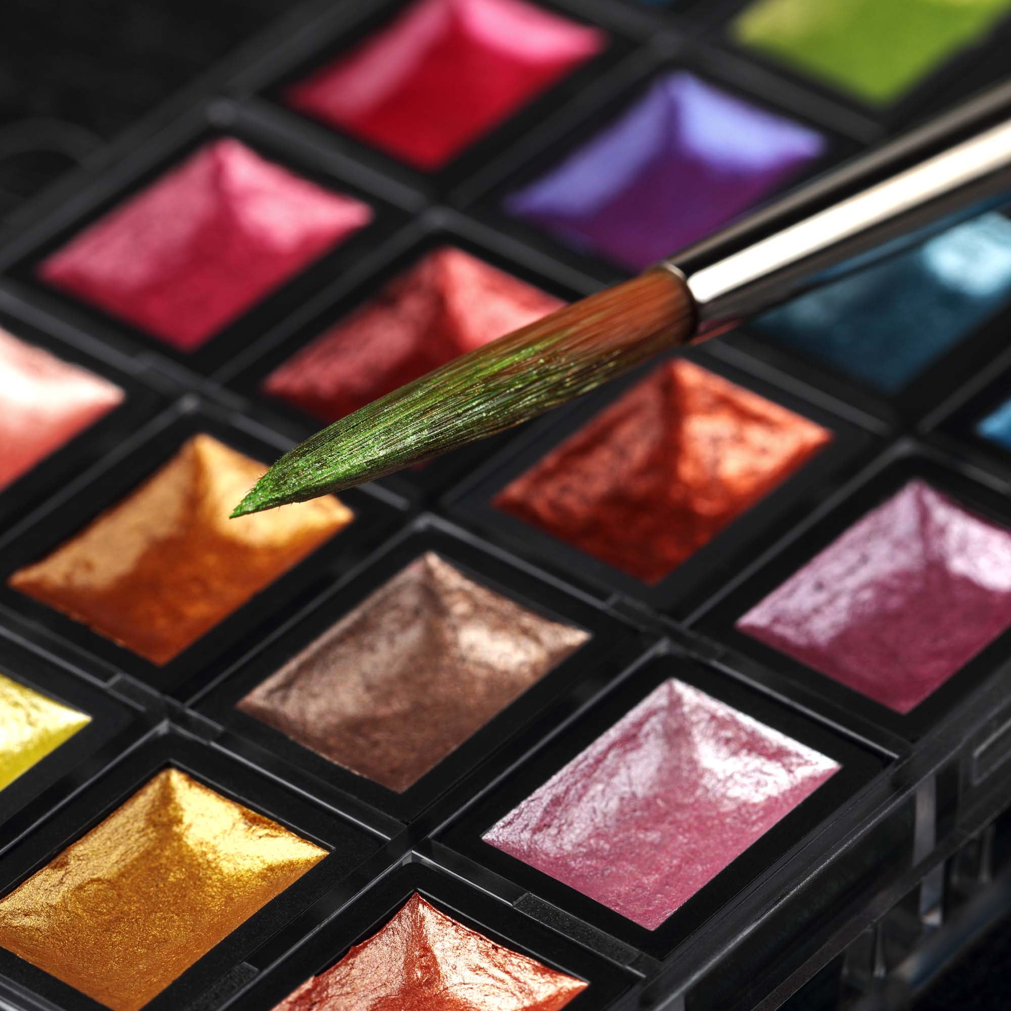 SoHo Urban Artist Mini Pan Metallic Watercolor Set of 24 – Luminous Shimmering Mini Pans, Professional Watercolor Paint Set in Clear Plastic Case, Semi-Moist Watercolor Pans for Easy Color Lift